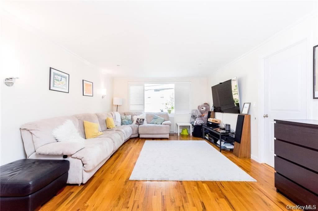 3800 Blackstone Avenue Unit: 2S, Bronx