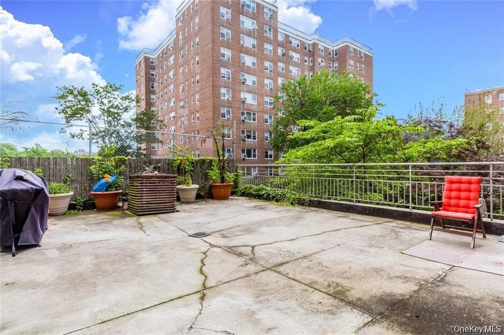 3800 Blackstone Avenue Unit: 2S thumbnail 10