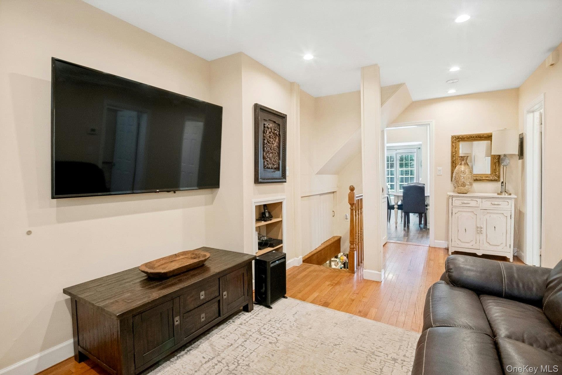 20 Waller Avenue thumbnail 6