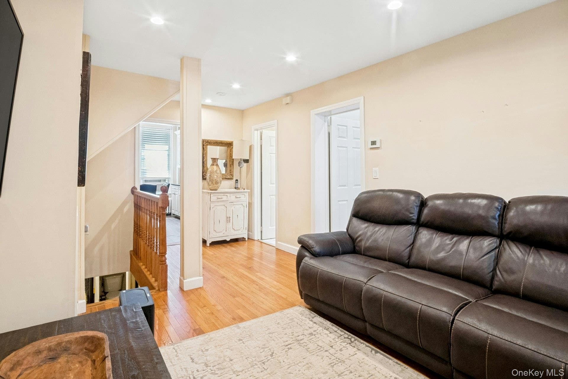 20 Waller Avenue thumbnail 7