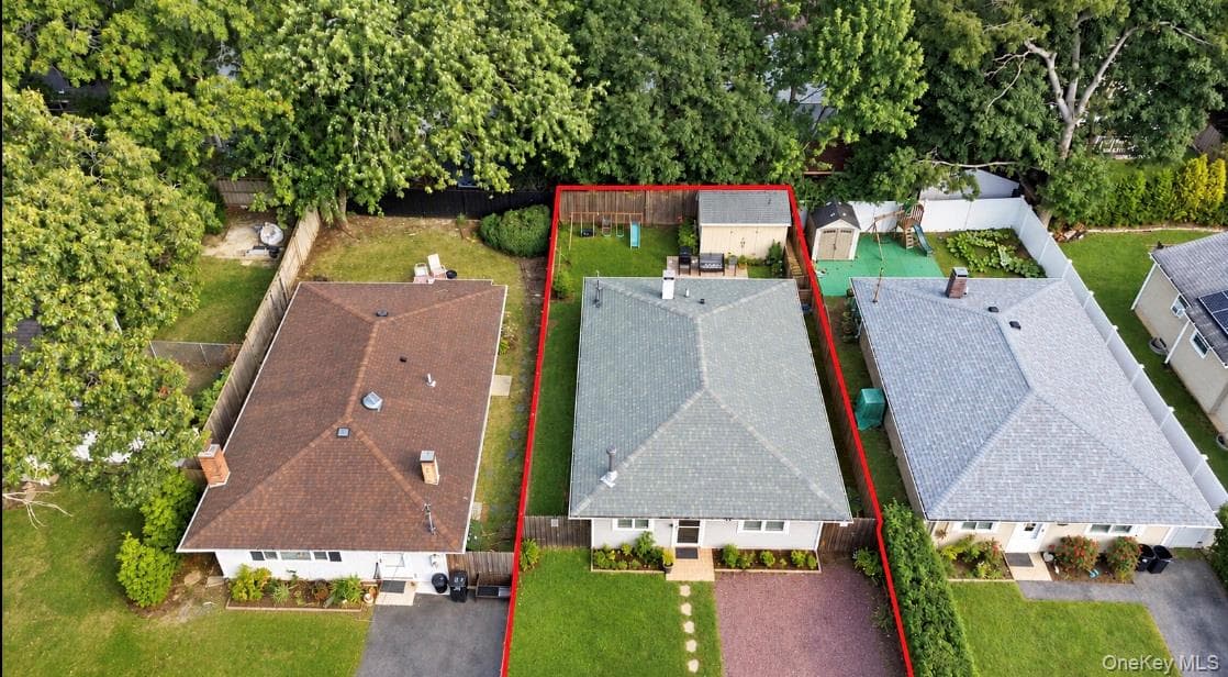 69 Mastic Boulevard photo 1