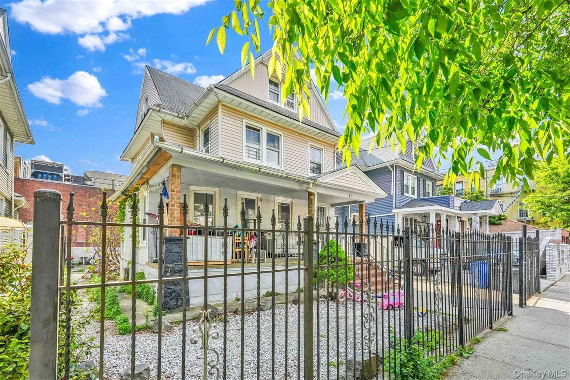 86-16 120th Street, Richmond Hill