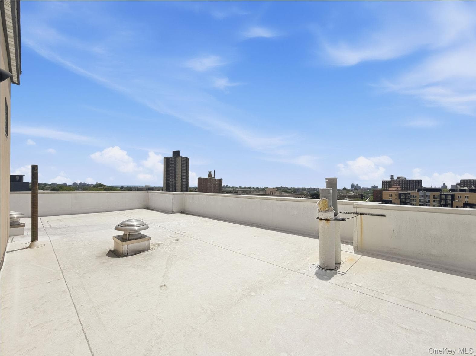 715 E 214th Street thumbnail 9