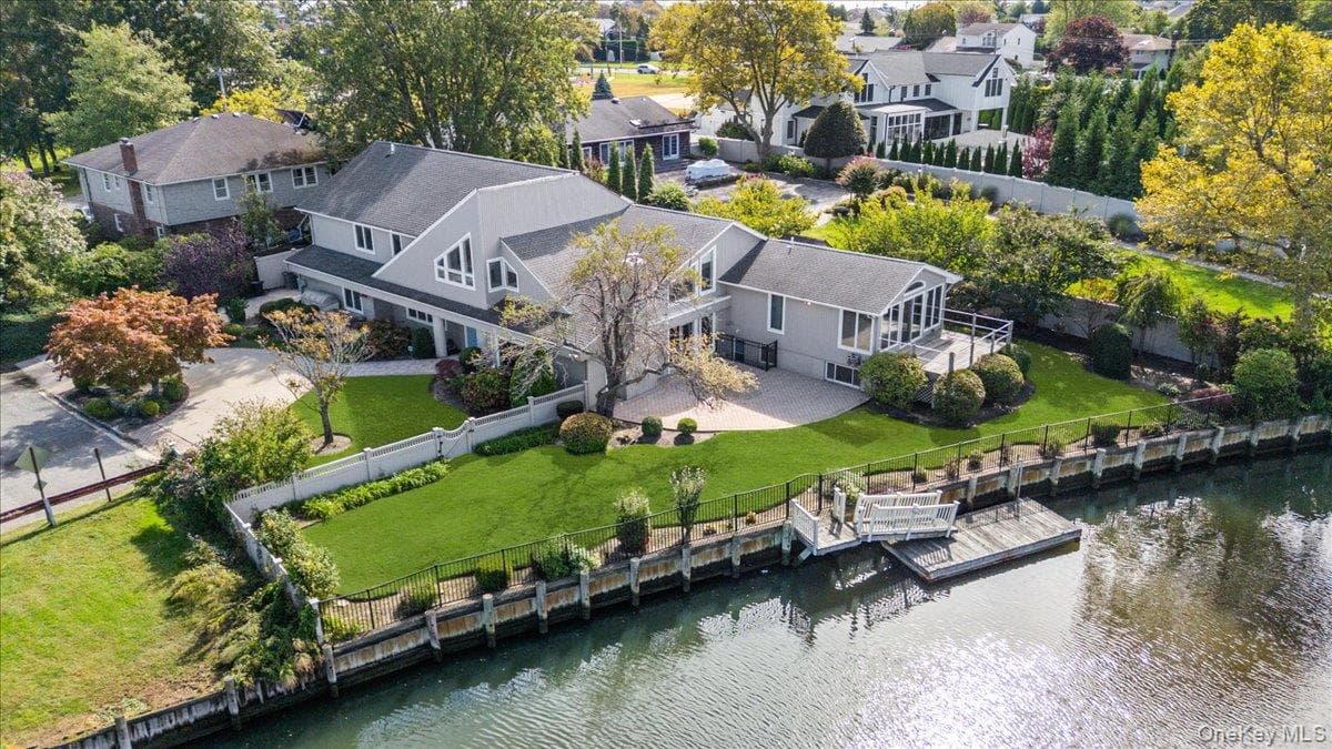 2 Fairfax Road, Massapequa