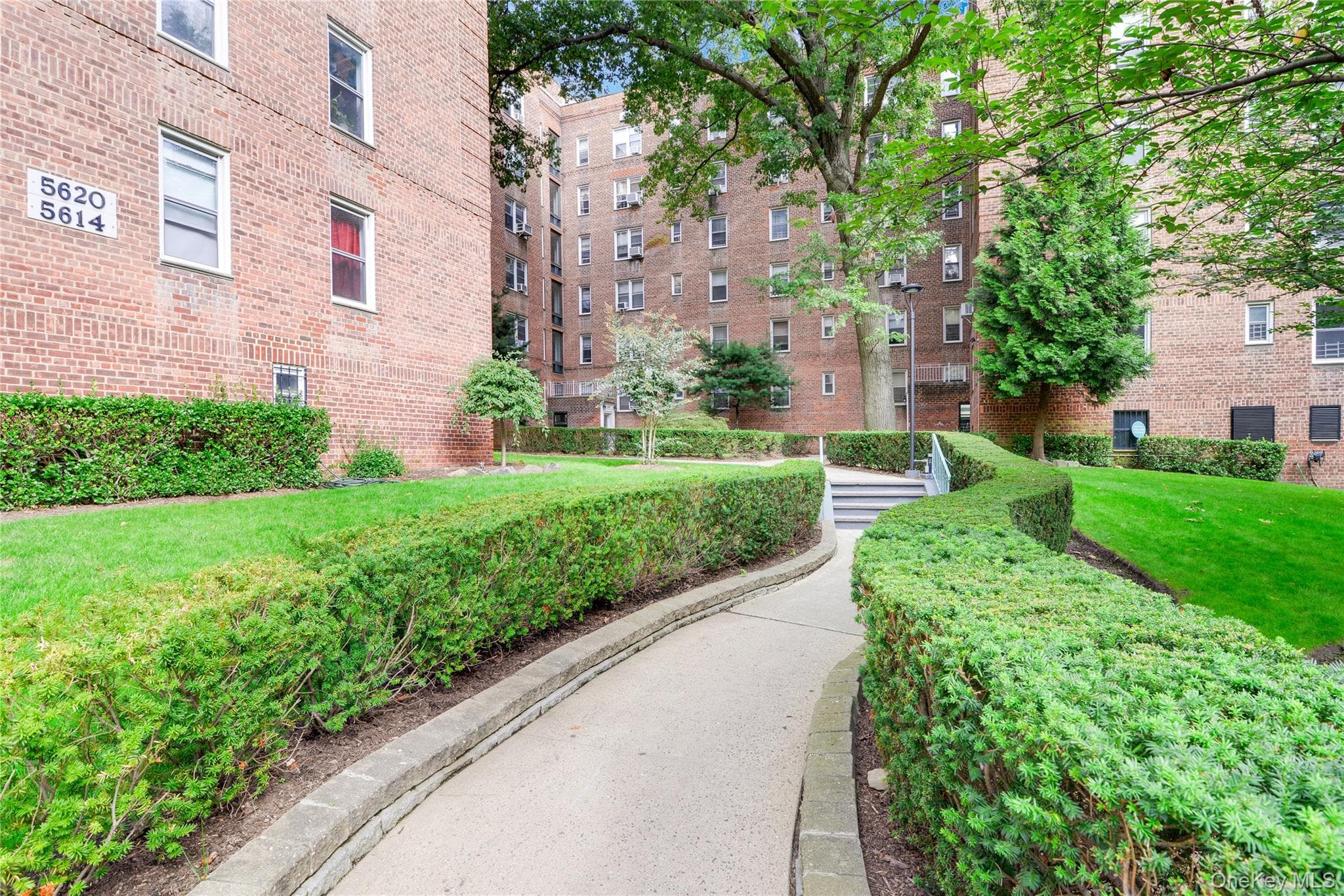 5614 Netherland Avenue Unit: 4E thumbnail 6