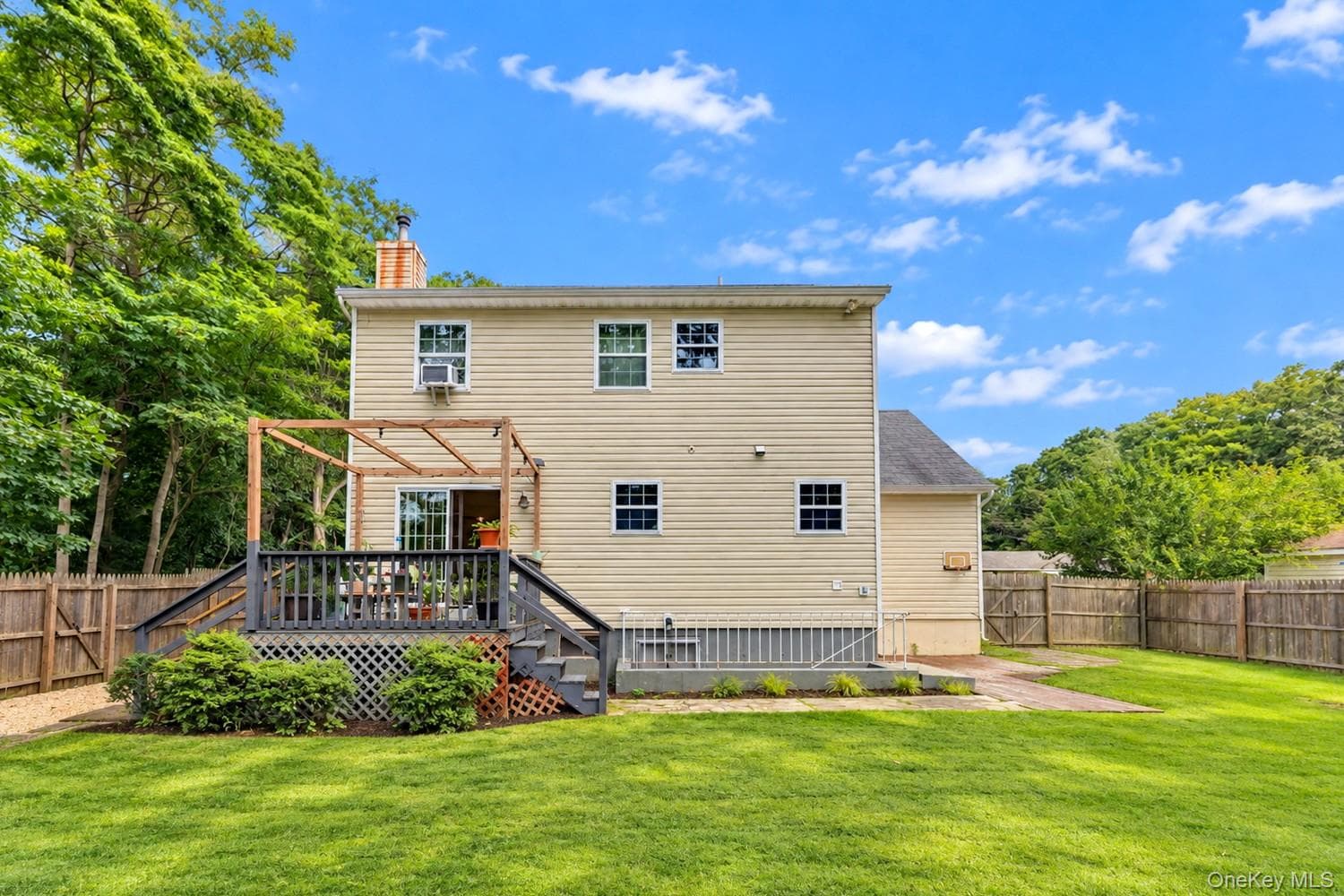 22 Logan Place, Mastic