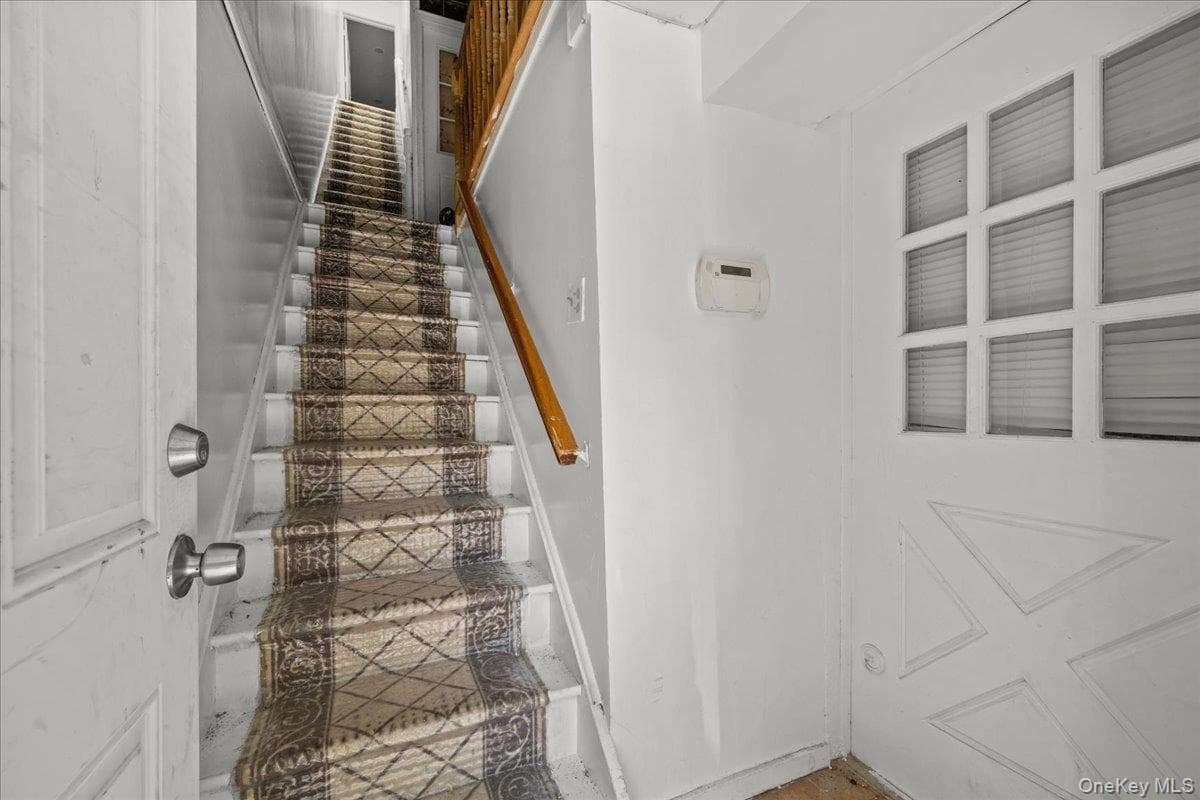 1311 Balcom Avenue thumbnail 17