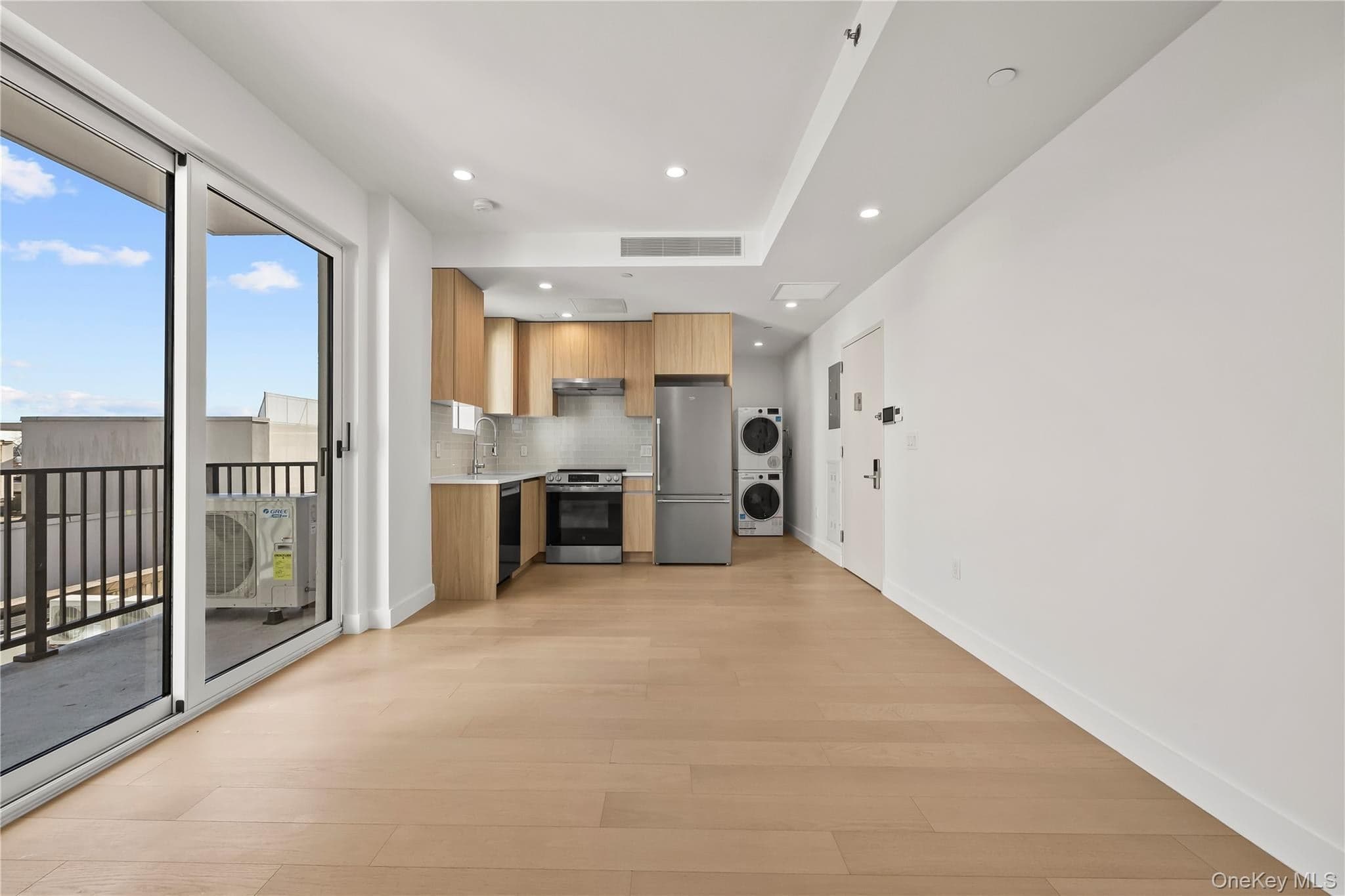 150-02 Northern Boulevard Unit: 3C thumbnail 3