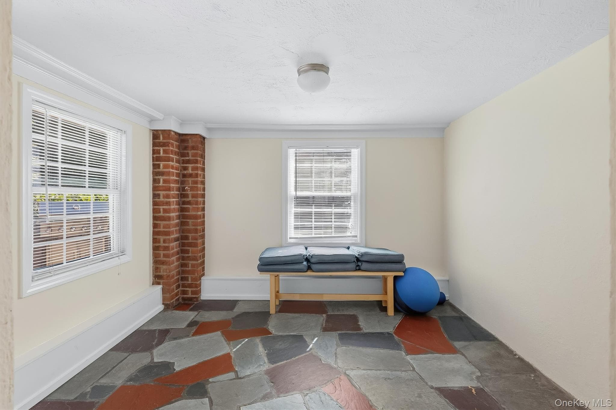 87 Bolton Avenue thumbnail 35