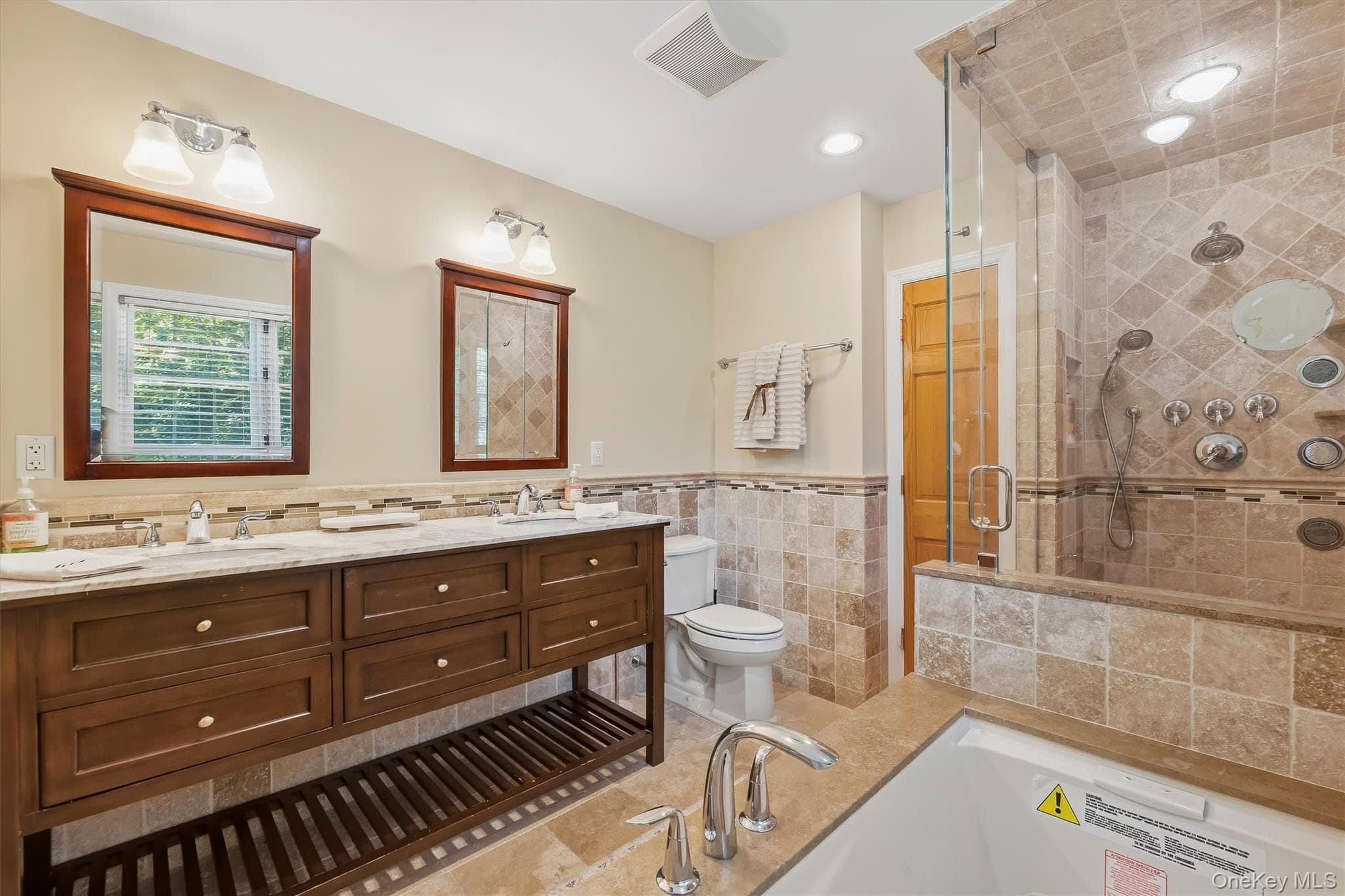 87 Bolton Avenue thumbnail 25