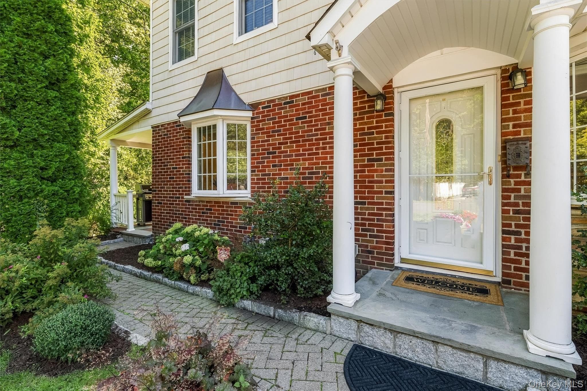 87 Bolton Avenue thumbnail 4