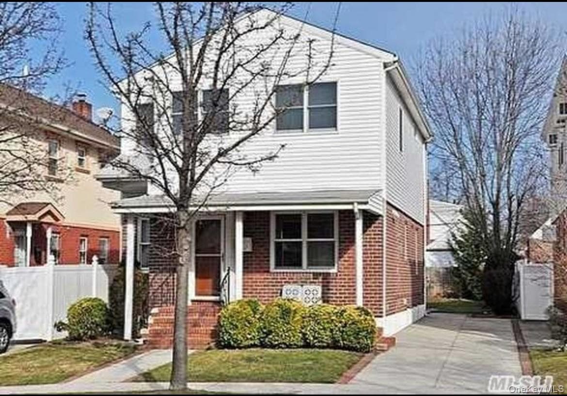 8015 250th Street, Bellerose