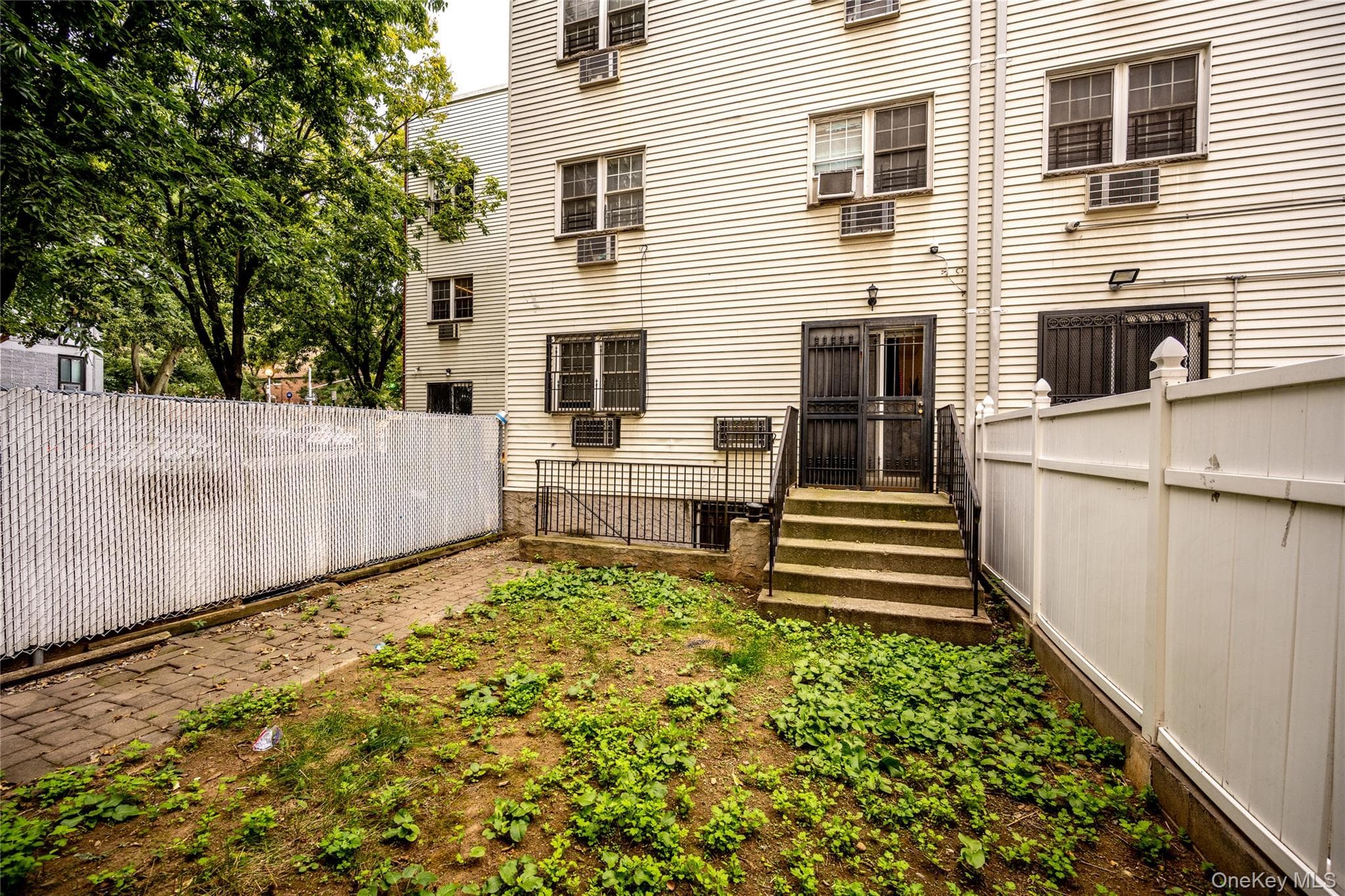 1164 Union Avenue thumbnail 17