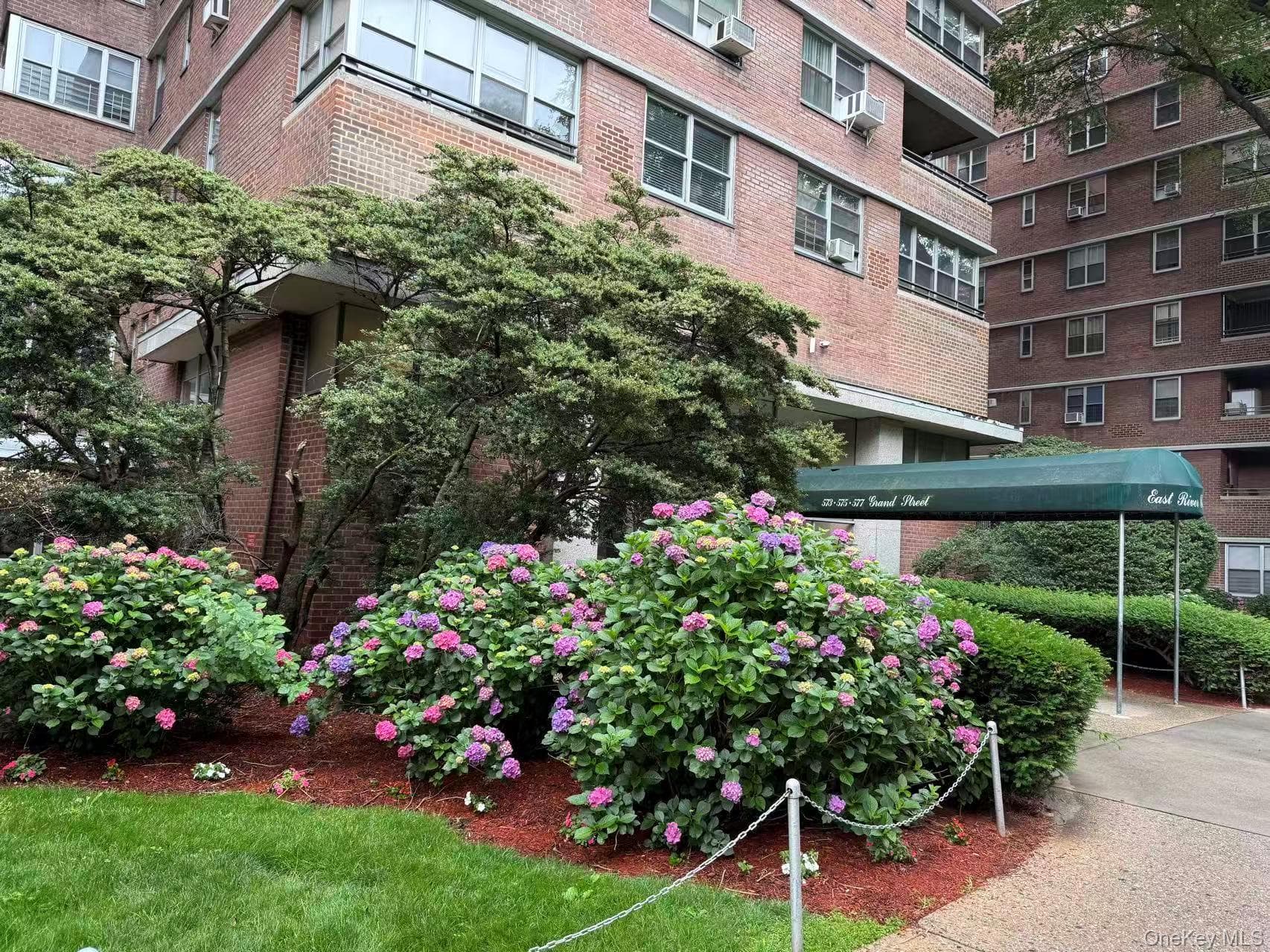 575 Grand Street Unit: E1505 thumbnail 30