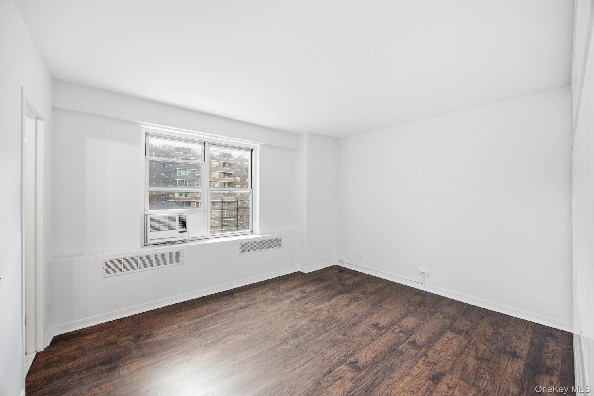 575 Grand Street Unit: E1505 thumbnail 15