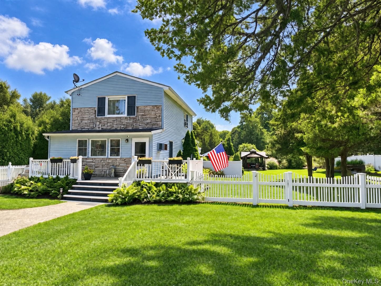 32 Pine Street, Selden