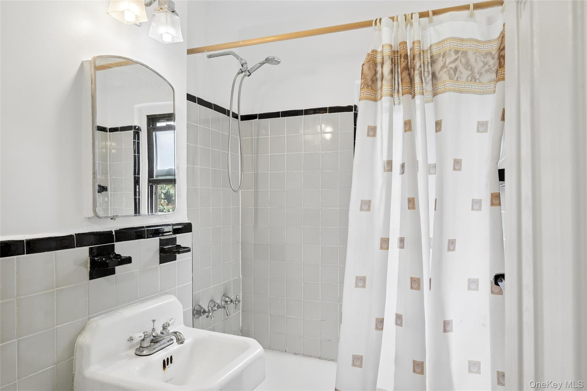 196-30 67th Avenue Unit: 1 thumbnail 7