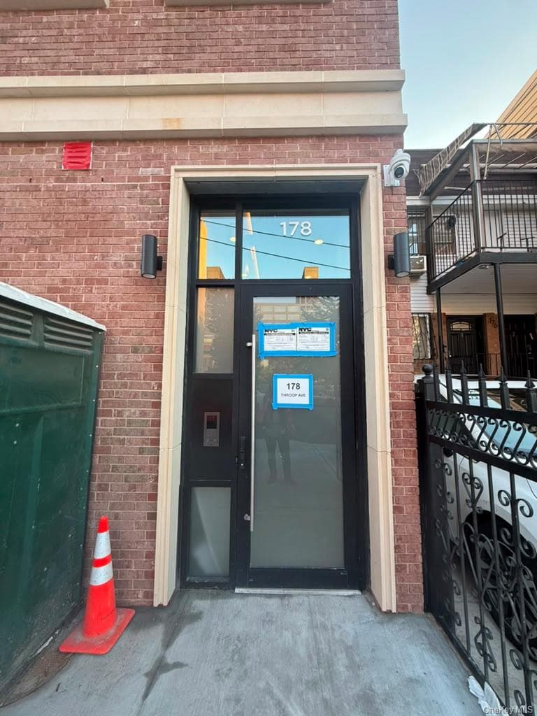178 Throop Avenue thumbnail 14