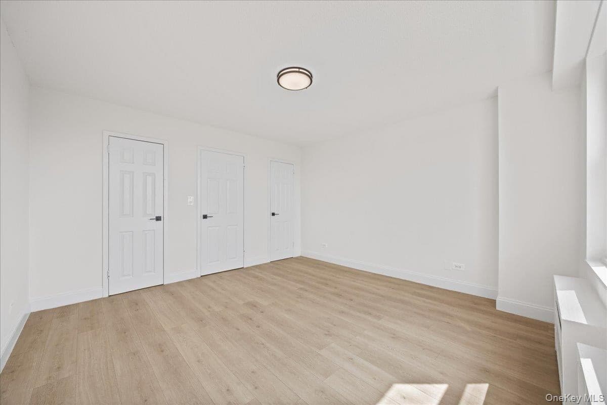 2550 Olinville Avenue Unit: 14E thumbnail 16