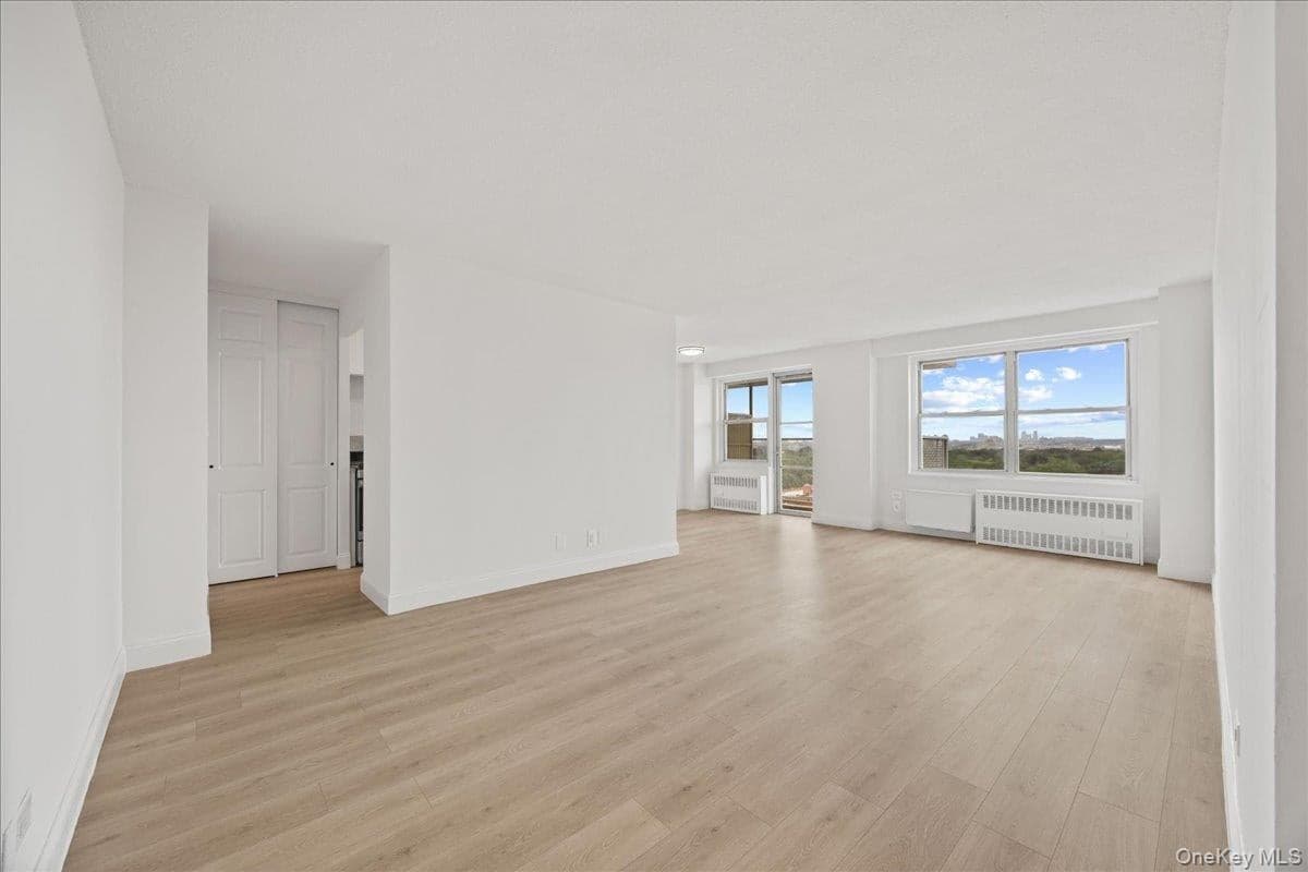 2550 Olinville Avenue Unit: 14E thumbnail 13