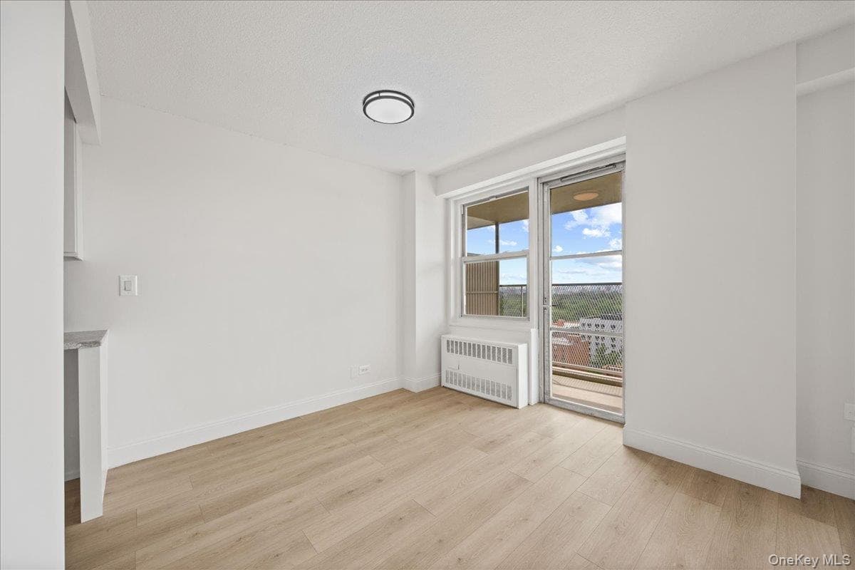 2550 Olinville Avenue Unit: 14E thumbnail 8