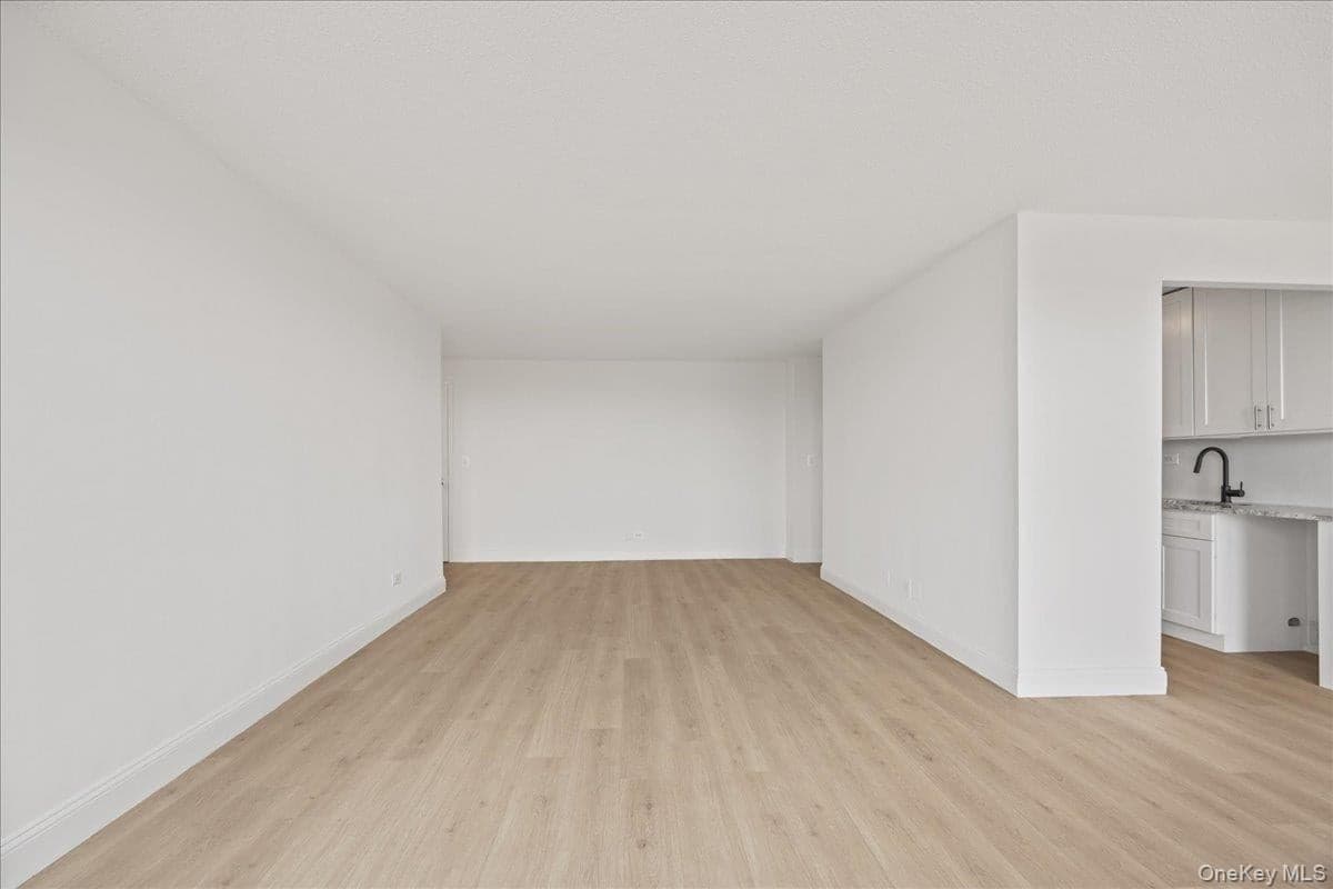 2550 Olinville Avenue Unit: 14E thumbnail 12