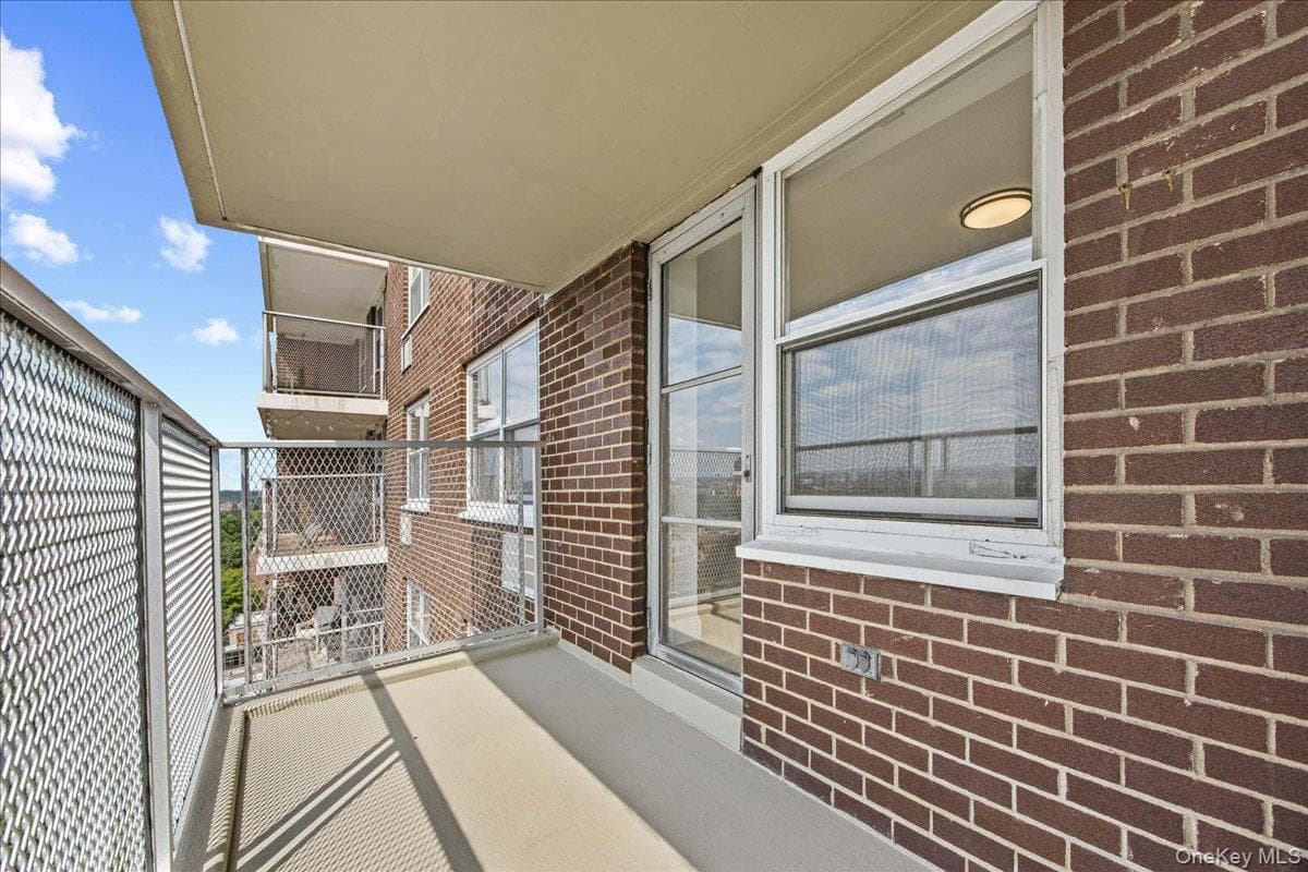 2550 Olinville Avenue Unit: 14E thumbnail 20