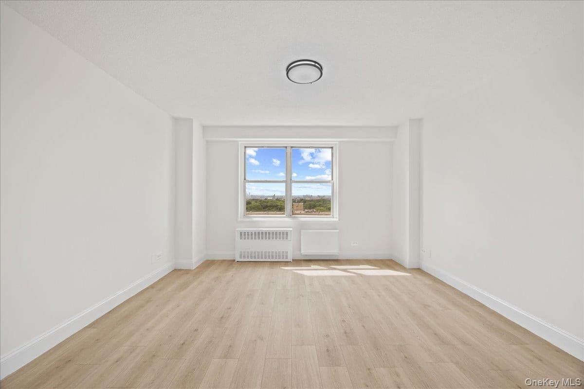 2550 Olinville Avenue Unit: 14E thumbnail 17
