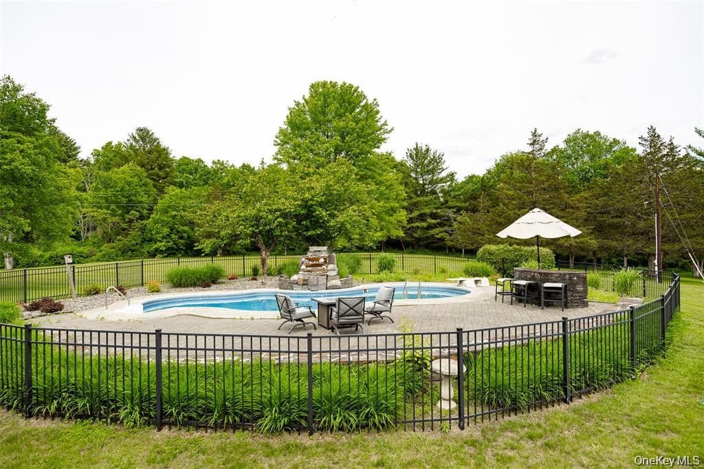 129 Clinton Corners Road thumbnail 34
