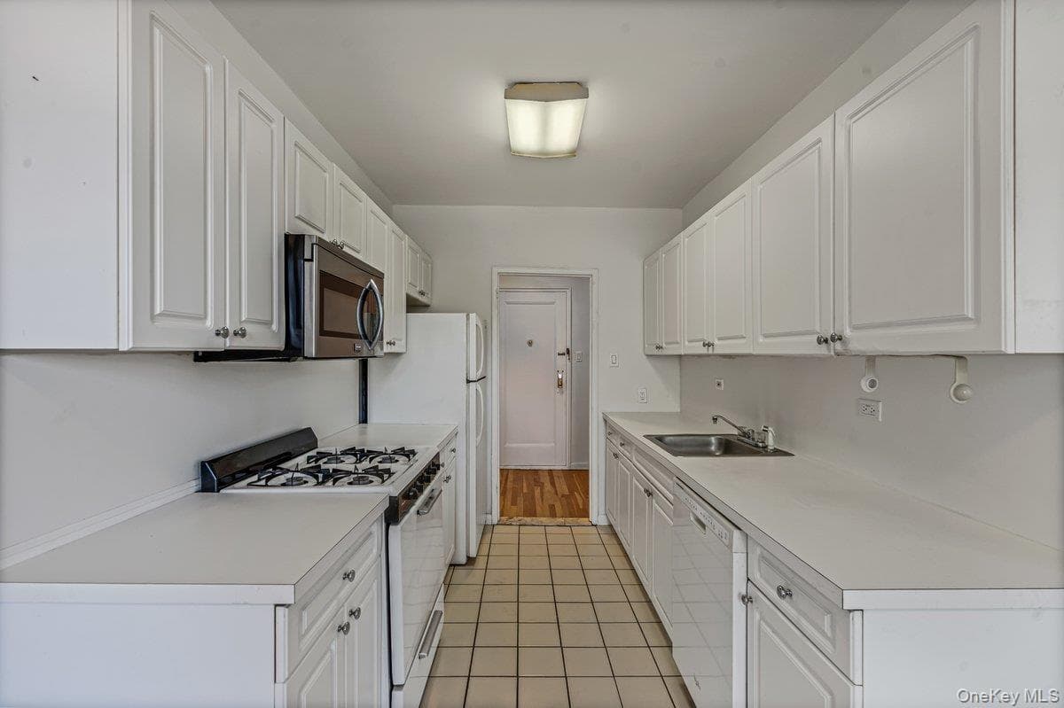 162-01 Powells Cove Boulevard Unit: 3N thumbnail 9