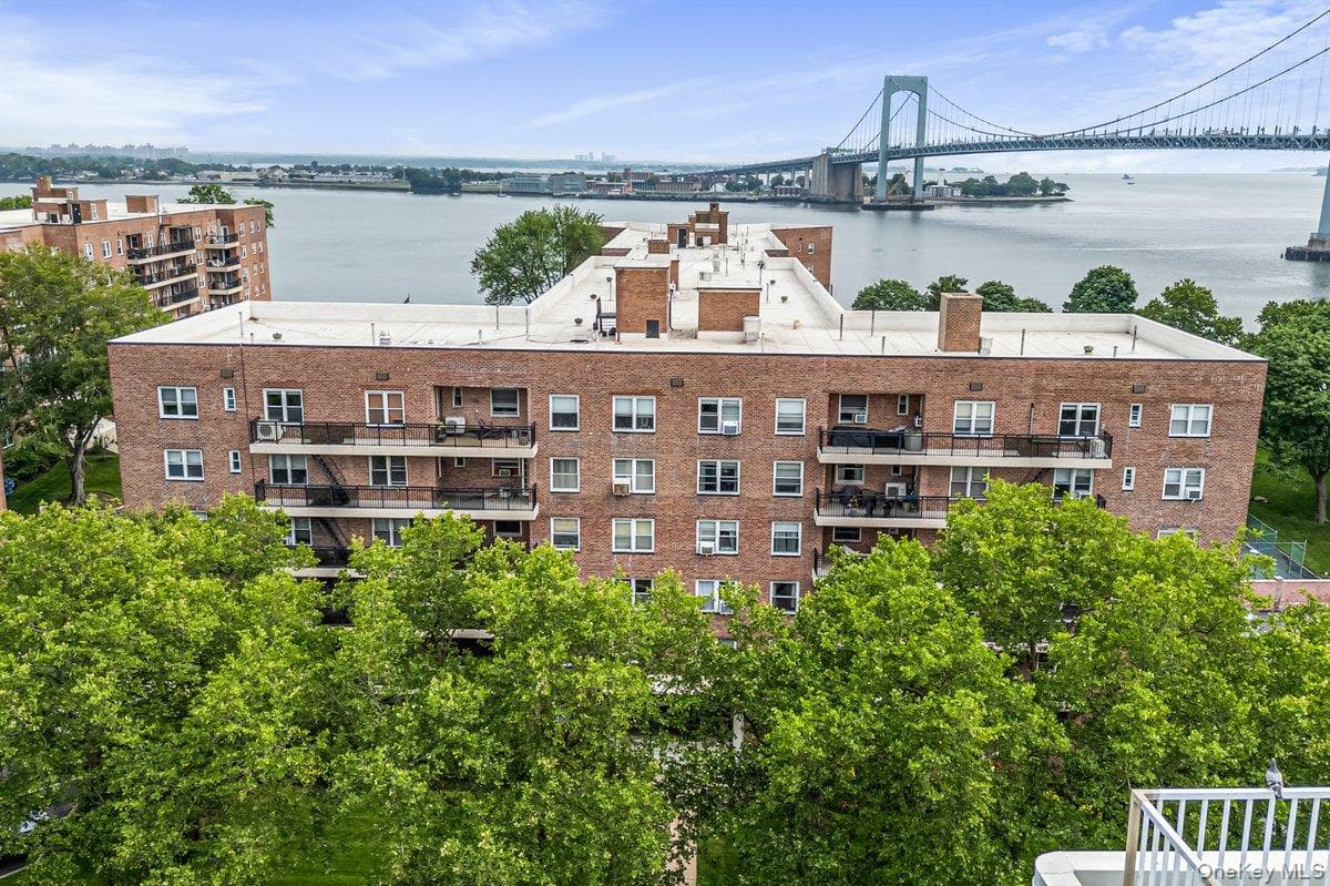 162-01 Powells Cove Boulevard Unit: 3N, Beechhurst