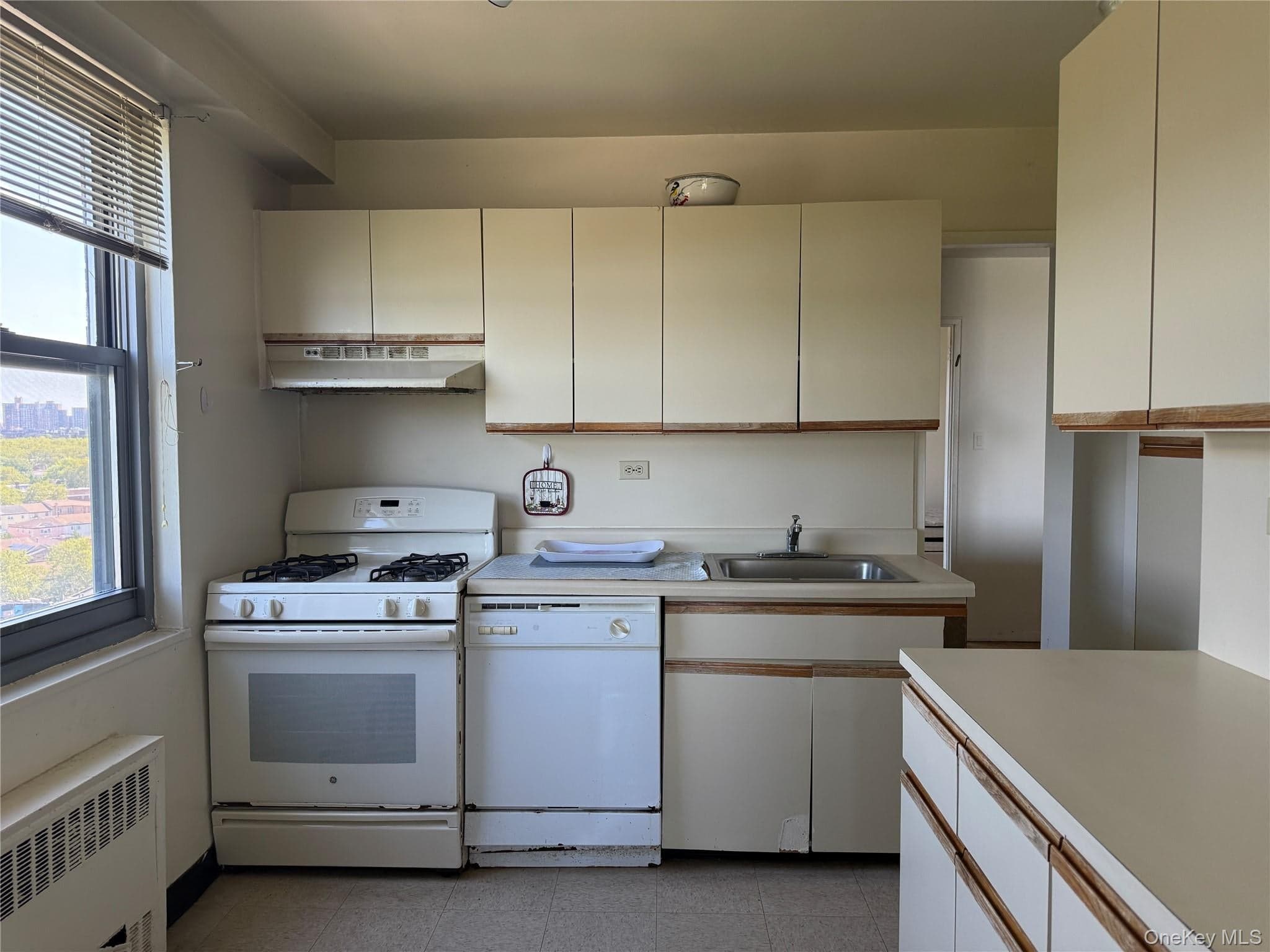 61-20 Grand Central Parkway Unit: A 1205 thumbnail 20