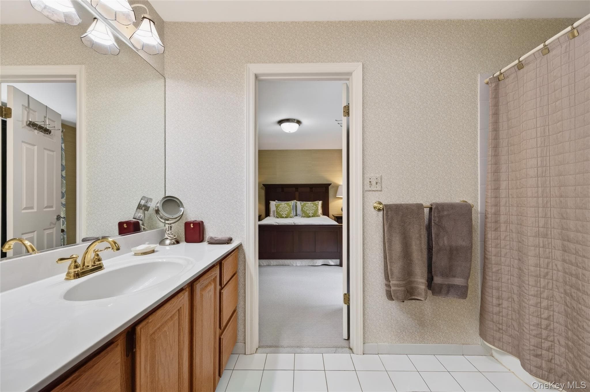 136 Cove Neck Road thumbnail 19