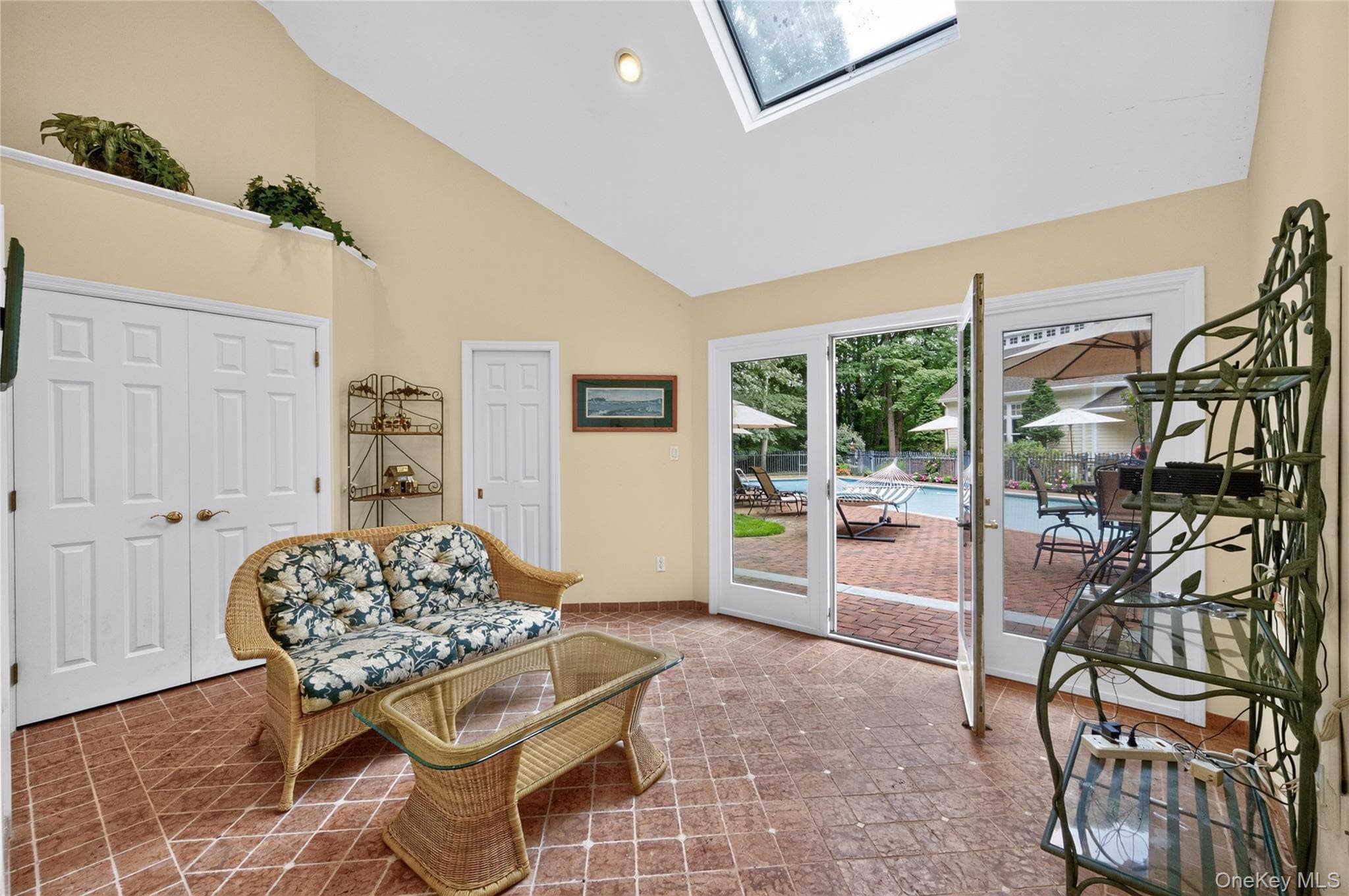 136 Cove Neck Road thumbnail 24