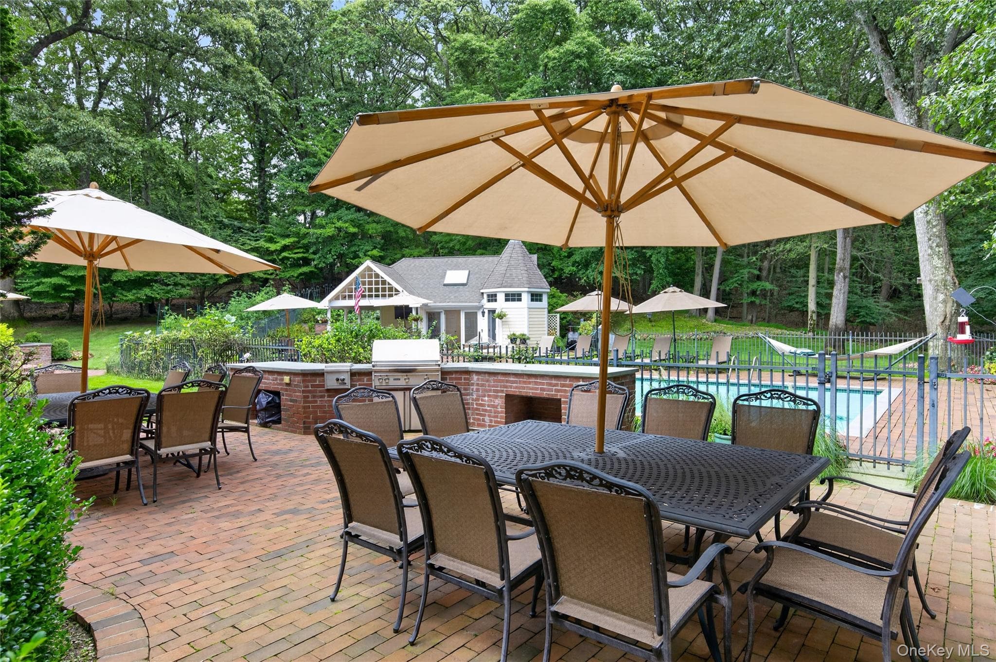 136 Cove Neck Road thumbnail 27