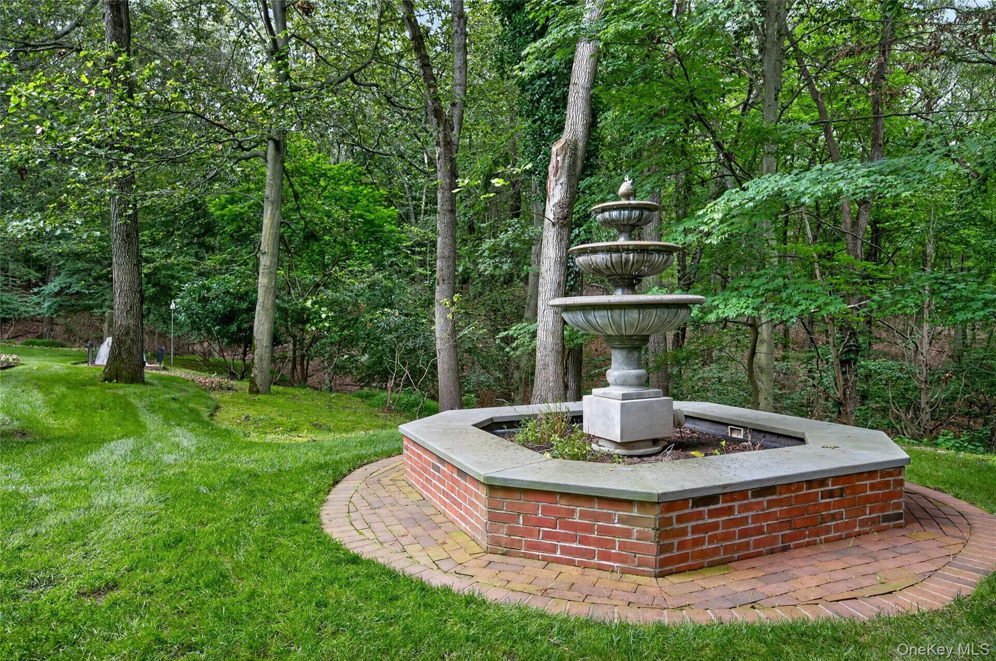 136 Cove Neck Road thumbnail 28