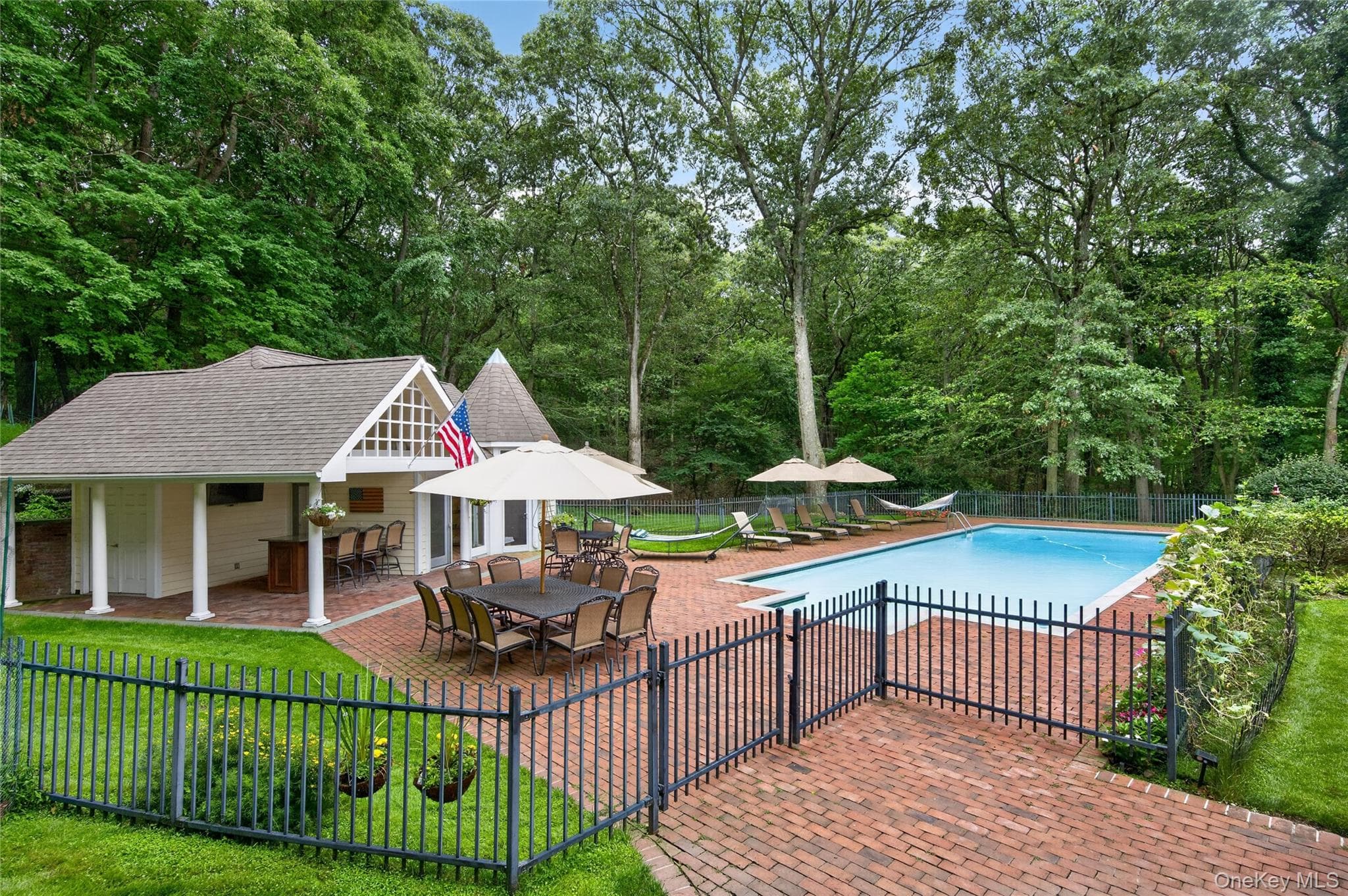 136 Cove Neck Road thumbnail 26