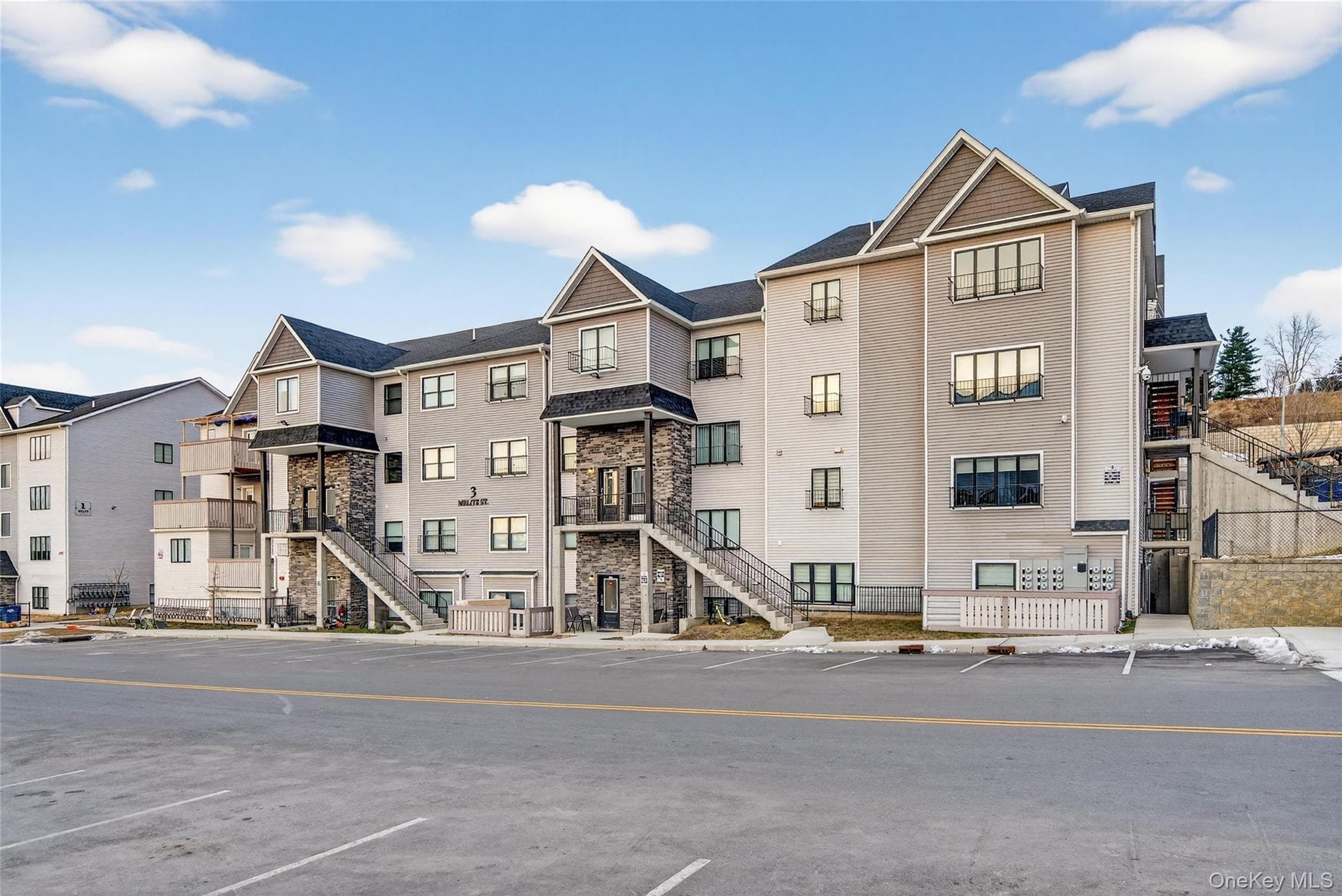 3 Melitz St Unit: 201 thumbnail 3