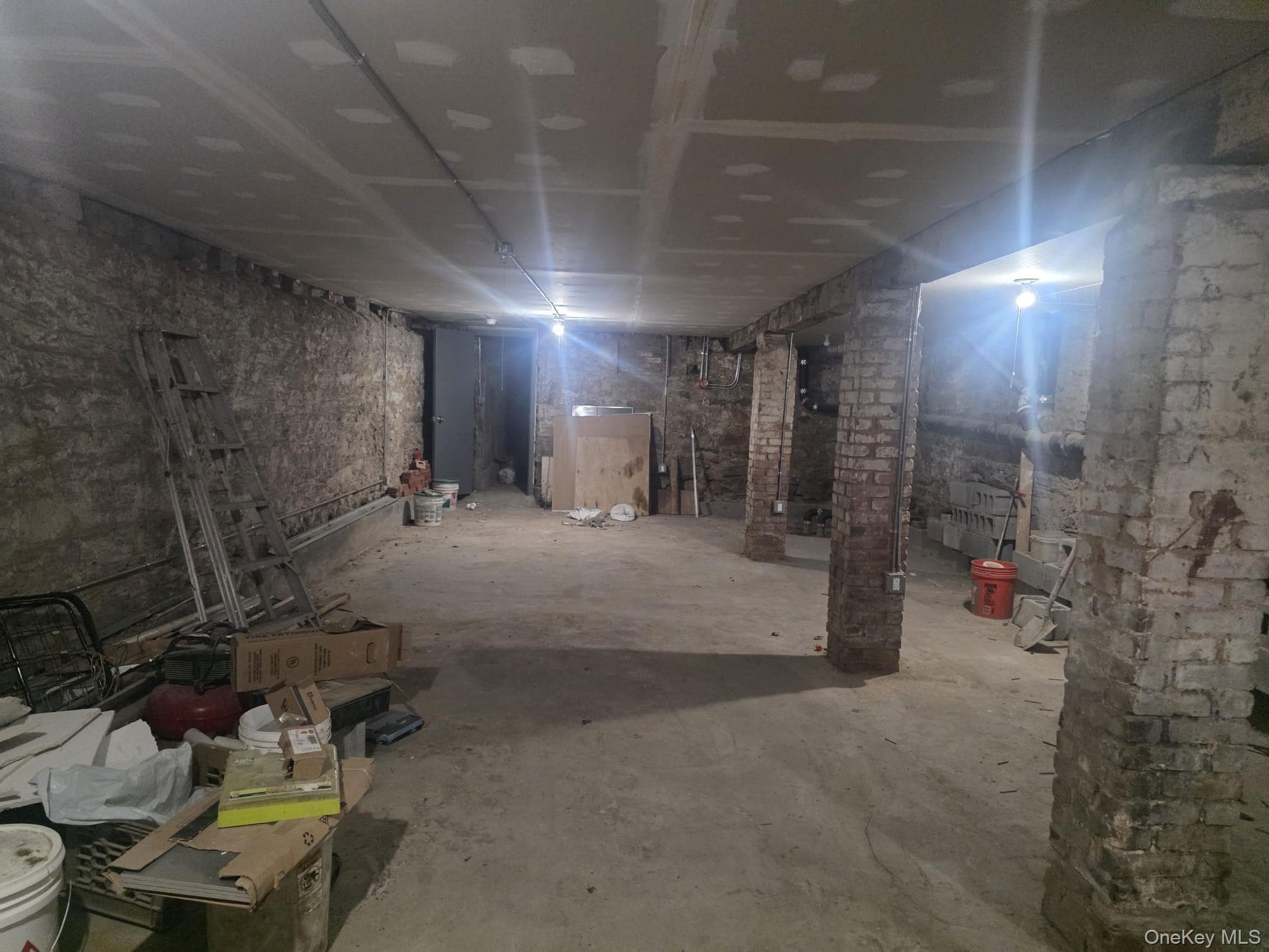 945 Liberty Avenue thumbnail 11