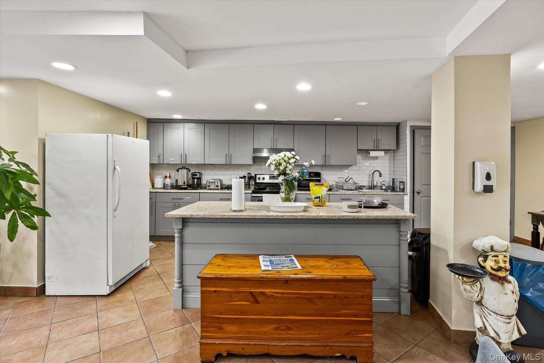 1874 Pelham Parkway Unit: 2R thumbnail 23