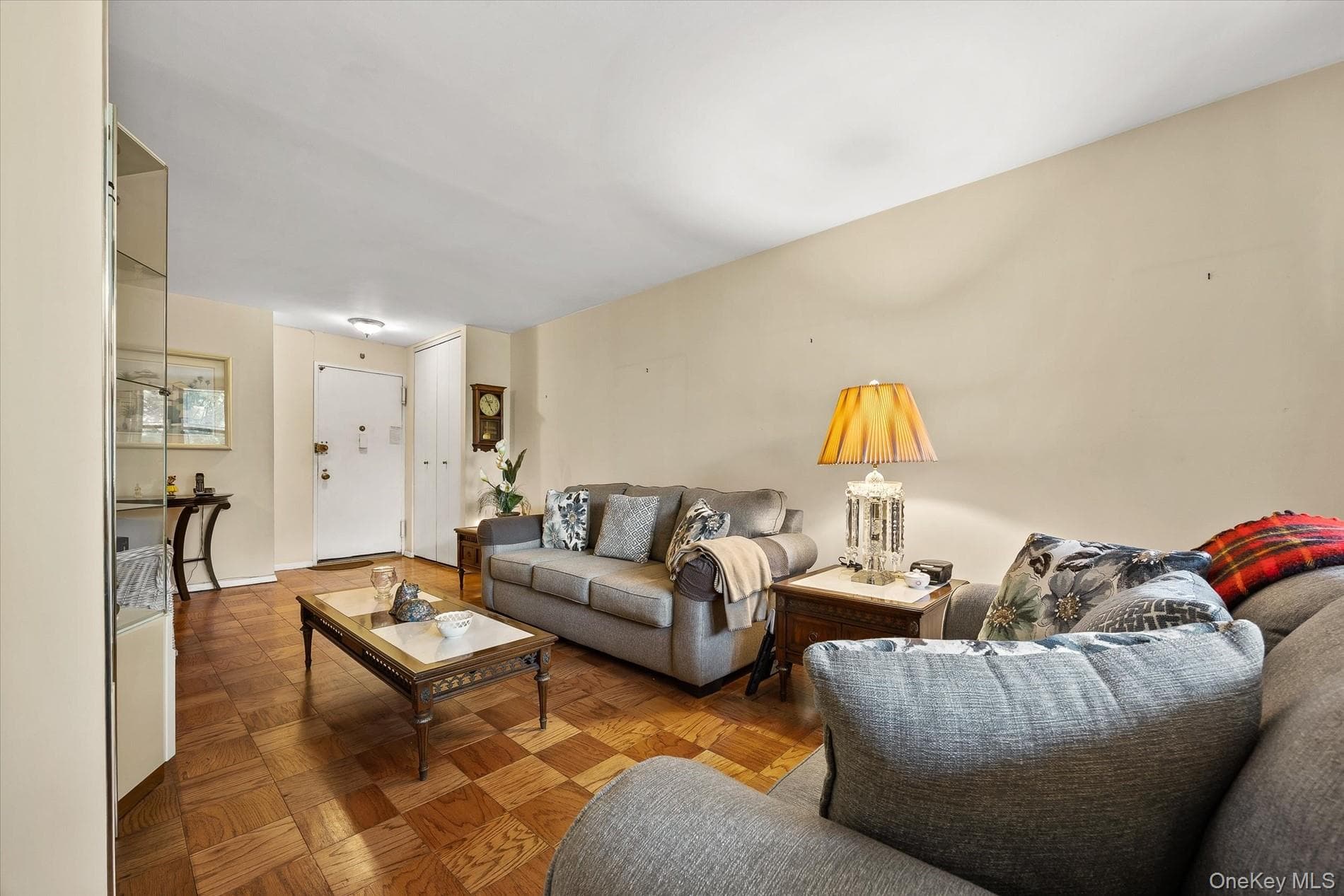 1874 Pelham Parkway Unit: 2R thumbnail 5