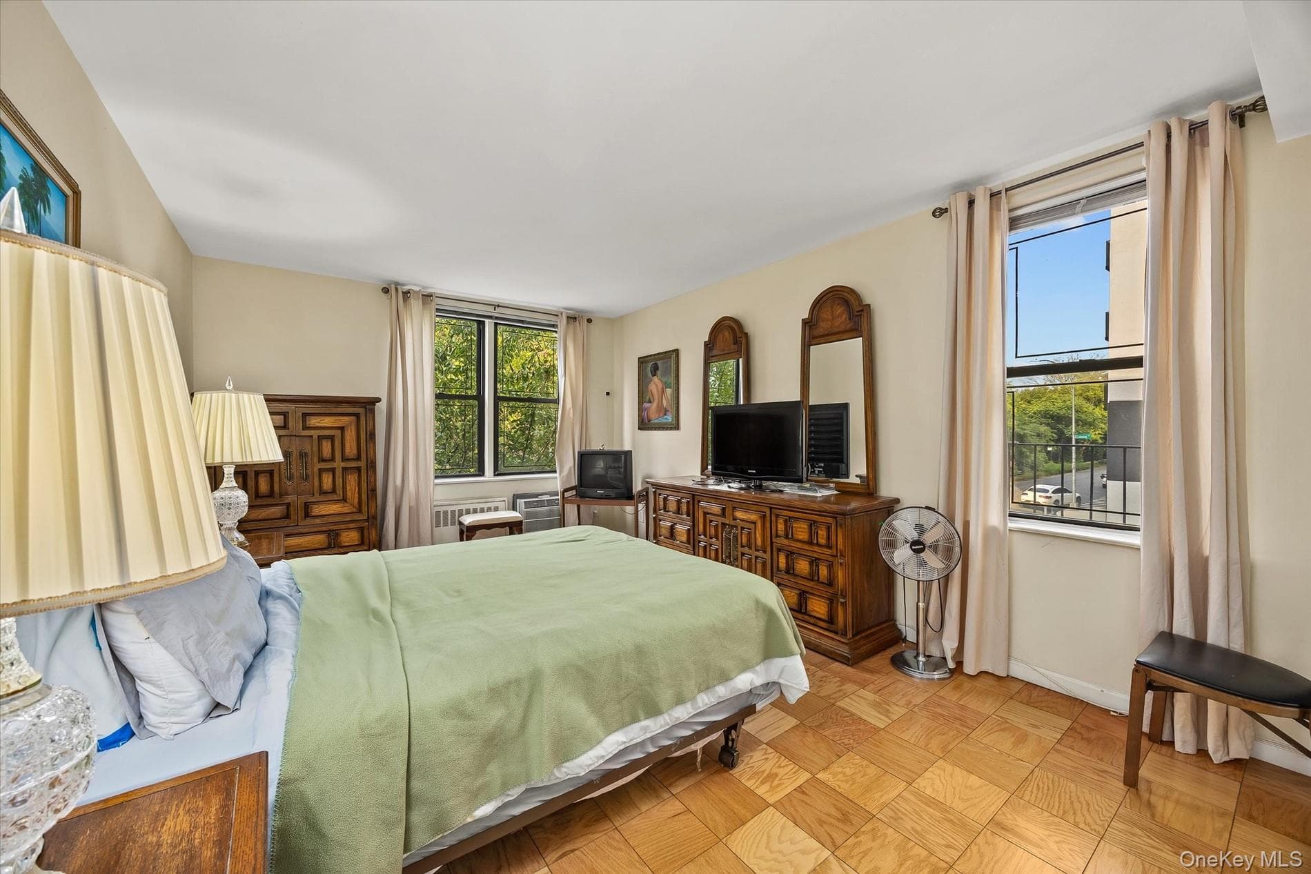 1874 Pelham Parkway Unit: 2R thumbnail 11