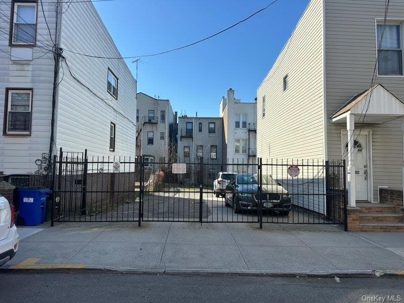 25-44 22 Street thumbnail 4