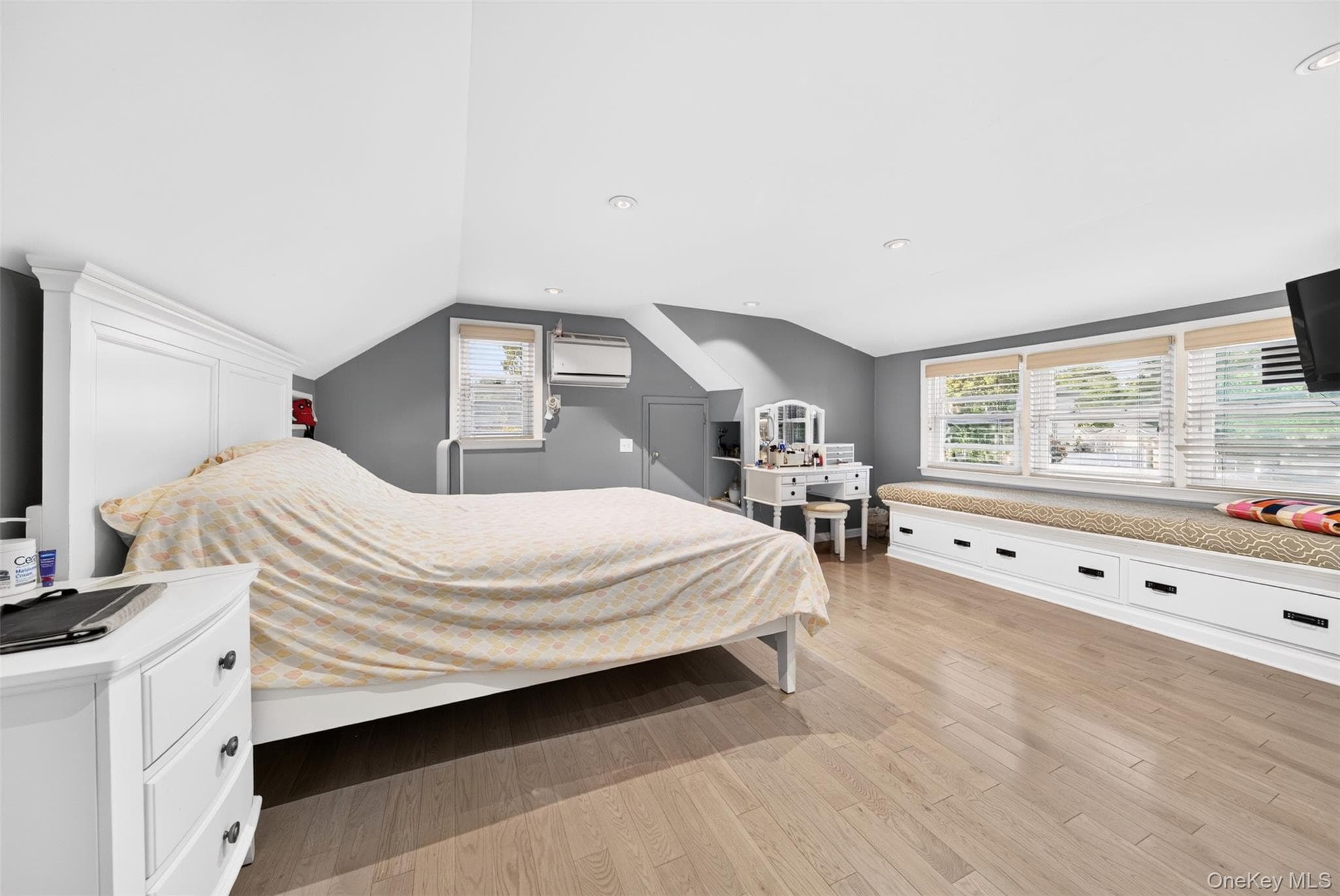 69 Stewart Avenue thumbnail 13