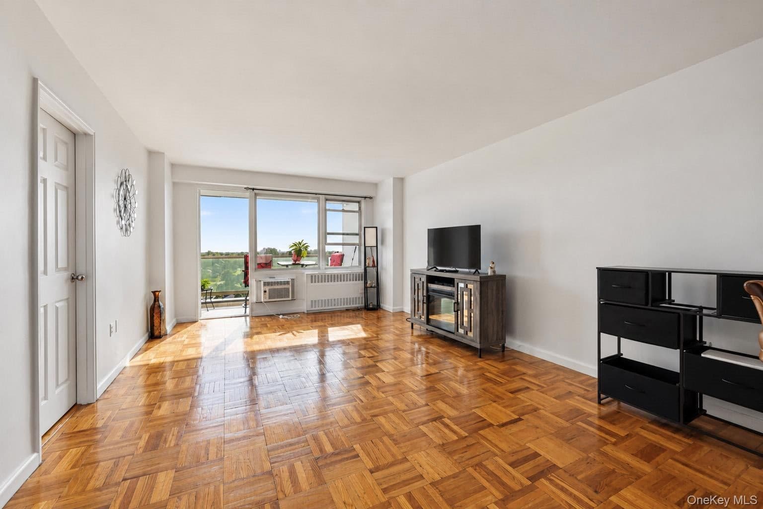 1841 Central Park Ave AVE Unit: 11F thumbnail 2