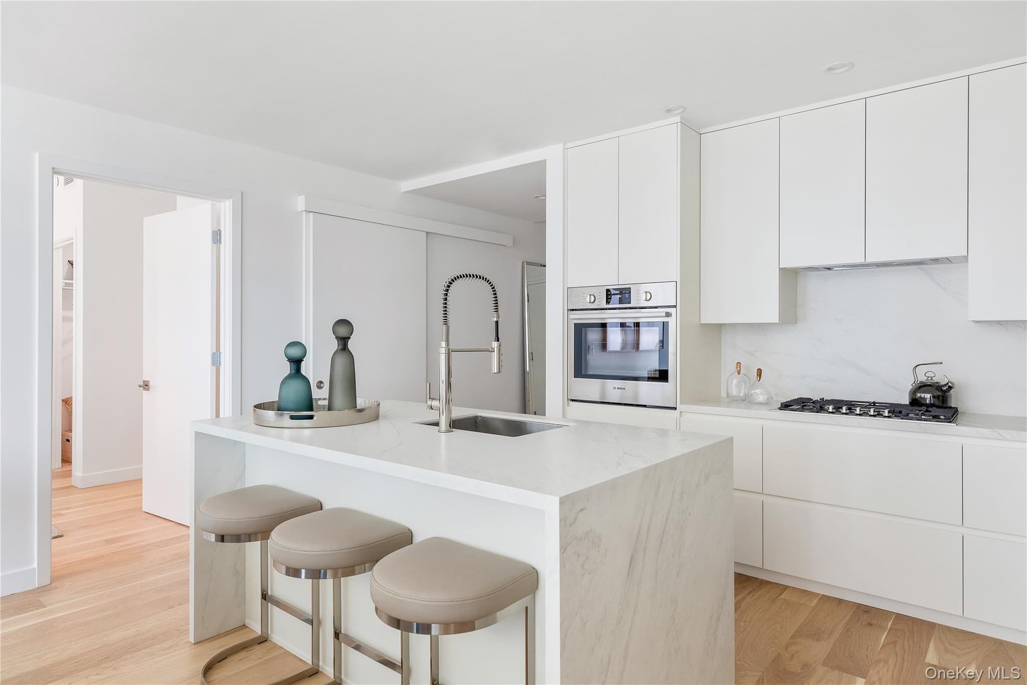 140 Boardwalk Unit: L4B thumbnail 3
