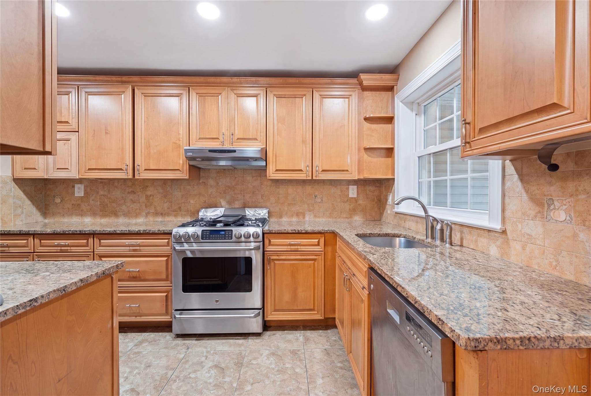 548 Bolton Avenue thumbnail 6