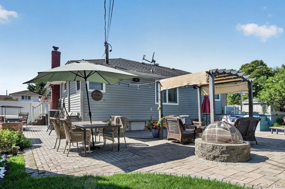 53 Burlington Avenue thumbnail 16