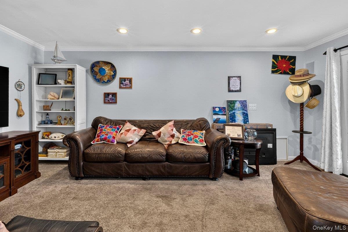 53 Burlington Avenue thumbnail 5