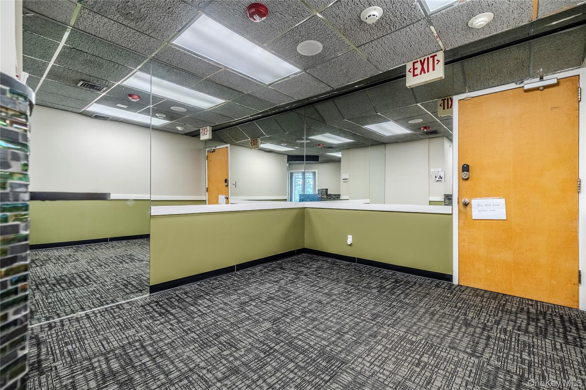 1575 Hillside Avenue Unit: 309, New Hyde Park
